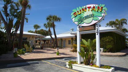 View of the entrance at Suntan Terrace Beach Resort